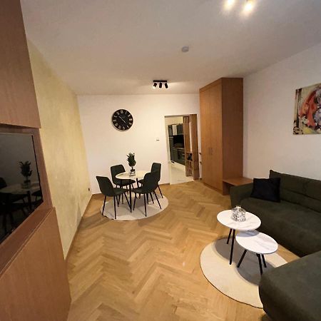 Deluxe Apartment Favoriten Vienna Exterior photo