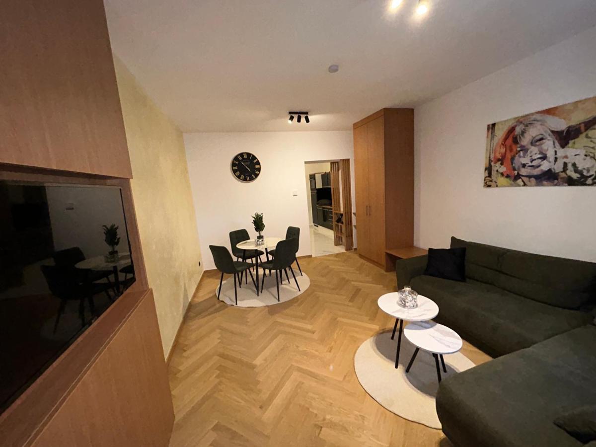 Deluxe Apartment Favoriten Vienna Exterior photo